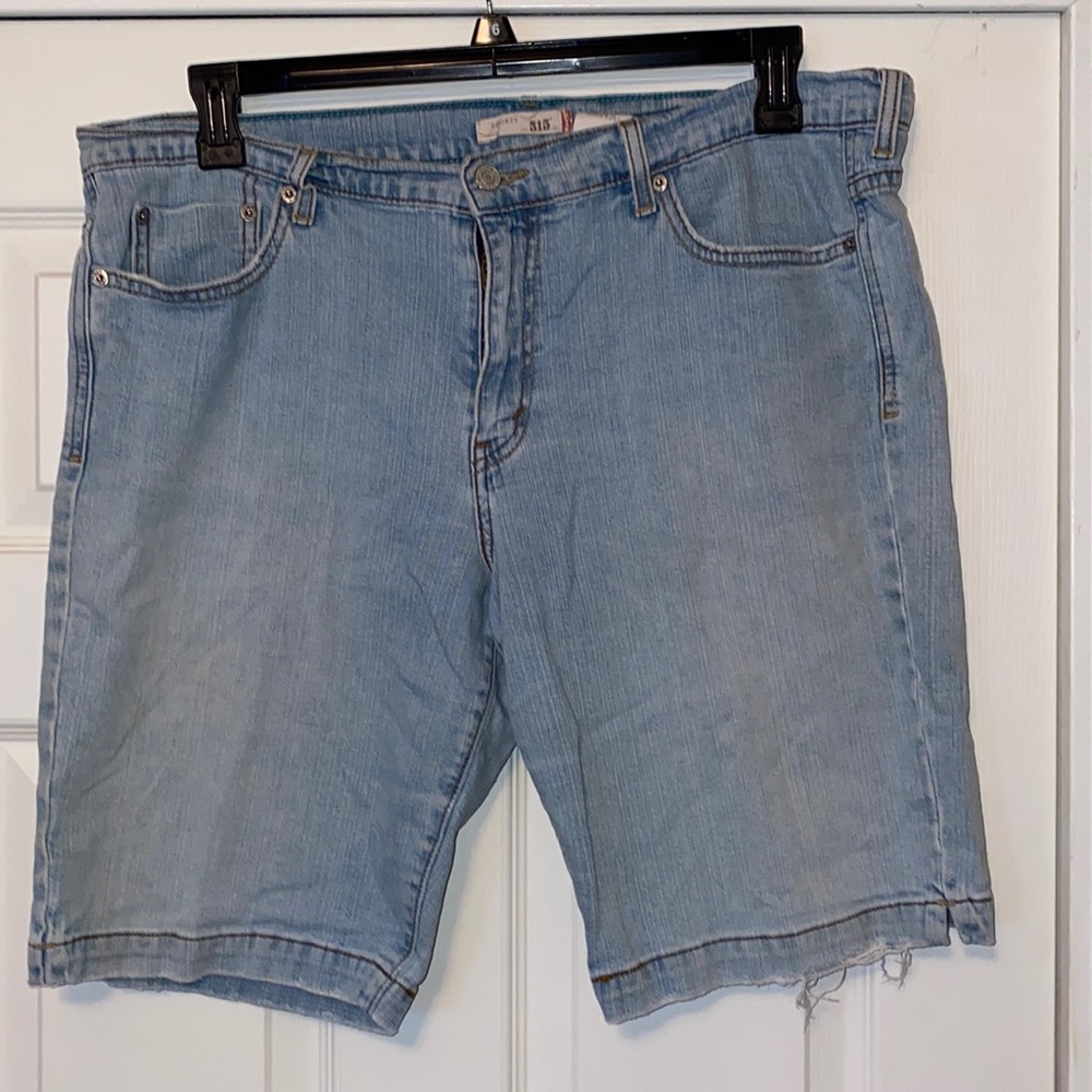 Levis- Long Jean Shorts Size 16